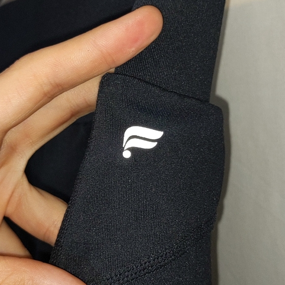 Fabletics Olesia Running Overlay shorts! - Picture 5 of 9